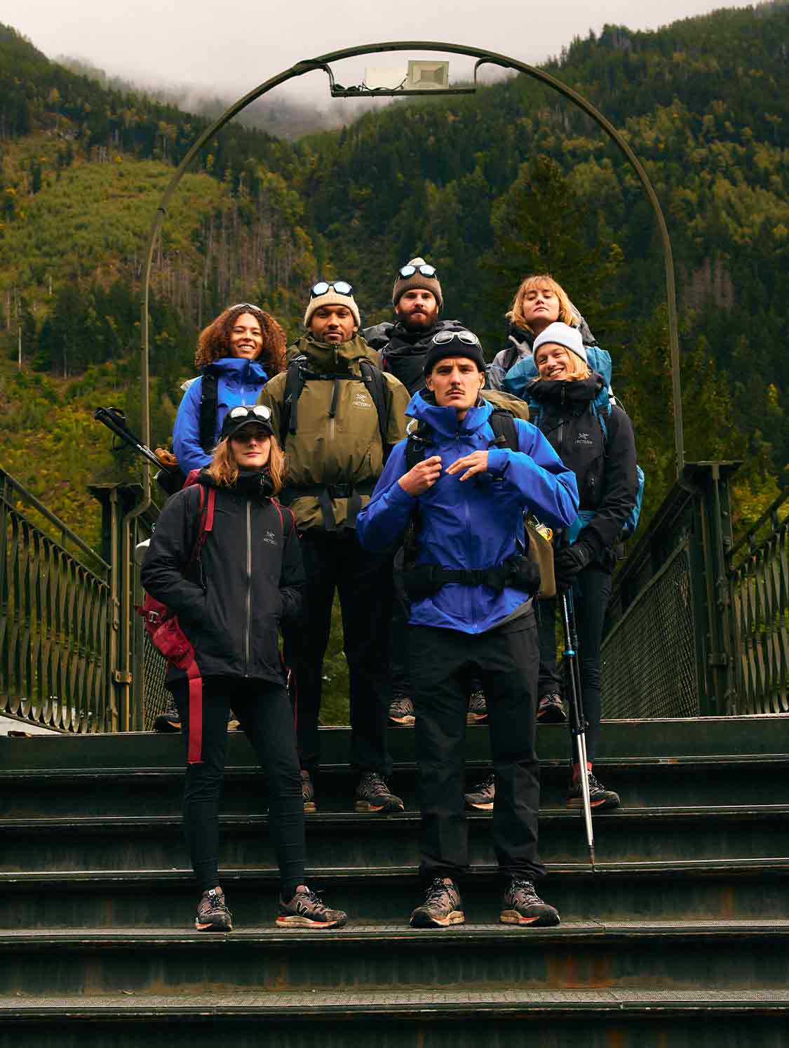 team VEJA beim Wandern mit FITZ ROY-Schuhen